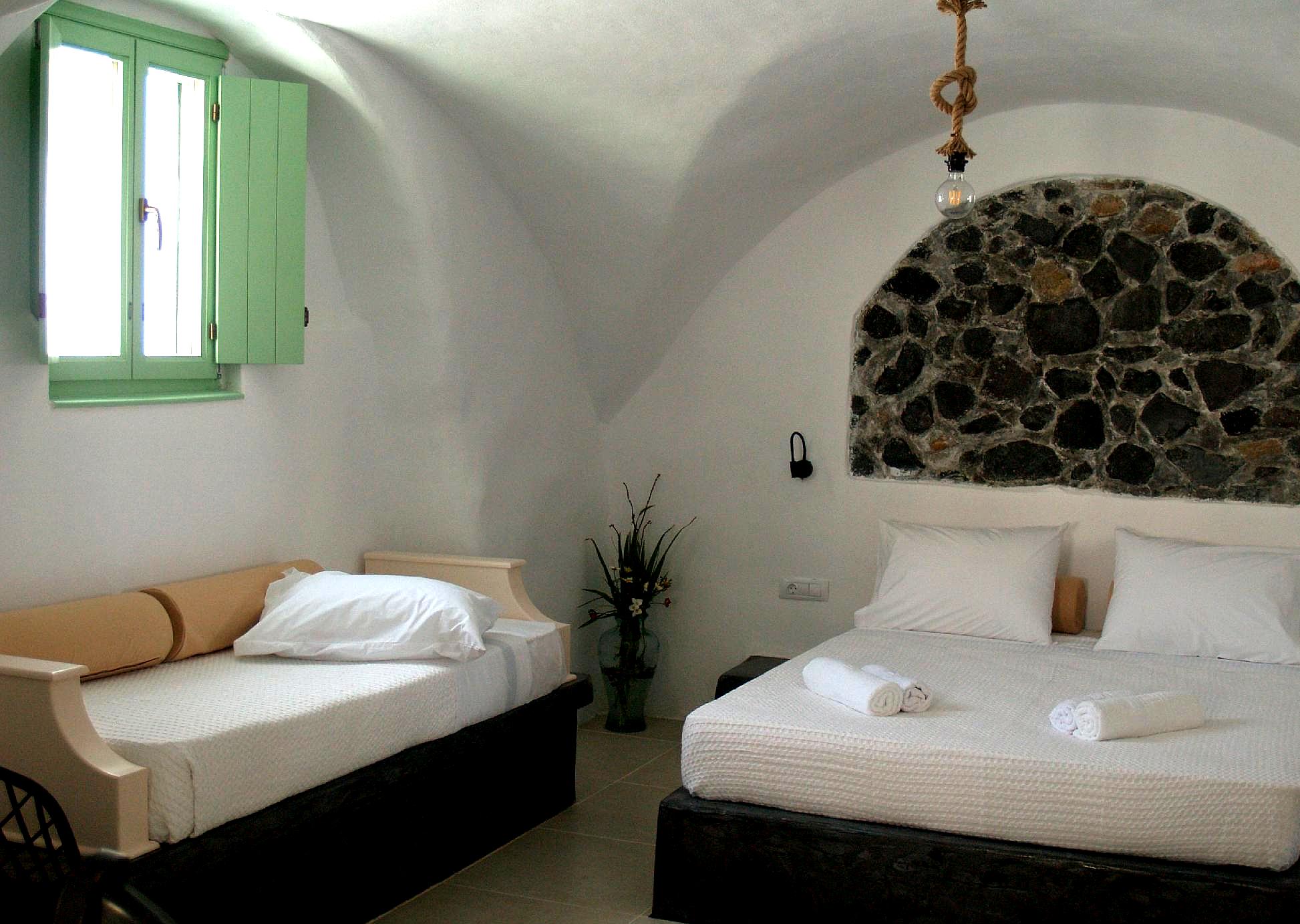 Mythos Traditional Stonehouse